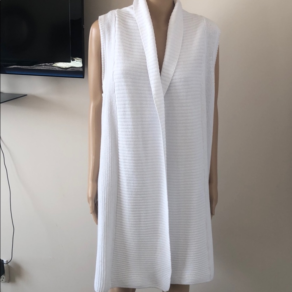 525America sleeveless tunic .Size M